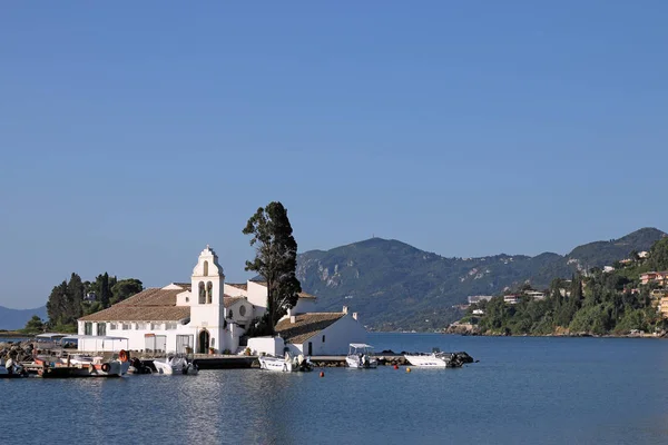 Monasterio de Vlacherna Pontikonisi Isla de Corfú Grecia paisaje — Foto de Stock