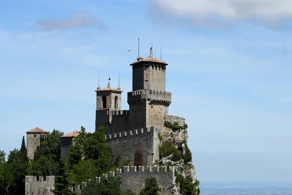 サンマリノ要塞と塔のランドマーク — ストック写真