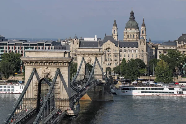Αλυσίδα γέφυρα στον ποταμό Δούναβη Βουδαπέστη τοπίο — Φωτογραφία Αρχείου