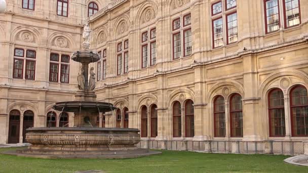 维也纳国家歌剧院喷泉和雕塑奥地利 — 图库视频影像
