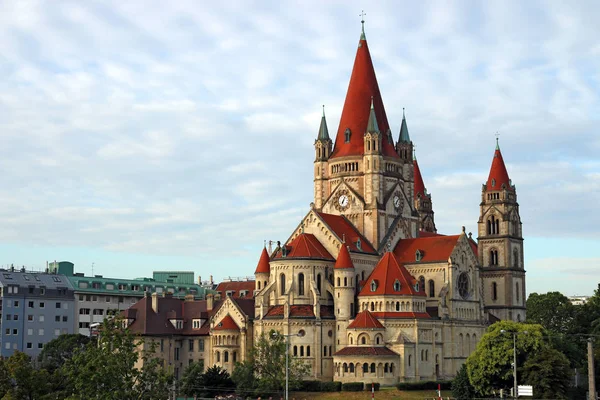 Iglesia de San Francisco de Asís Viena Austria — Foto de Stock