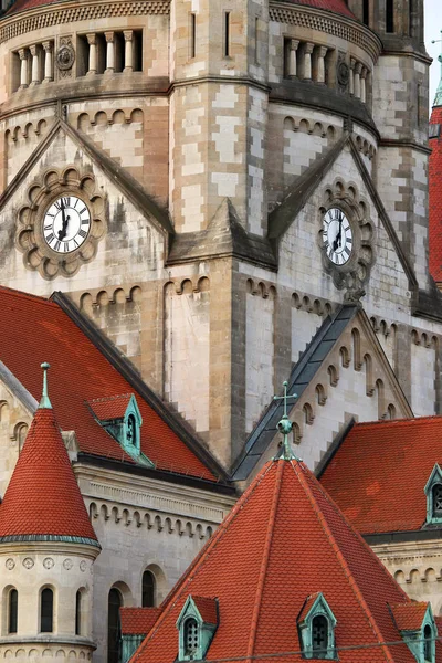 Iglesia de San Francisco de Asís detalle Viena Austria — Foto de Stock