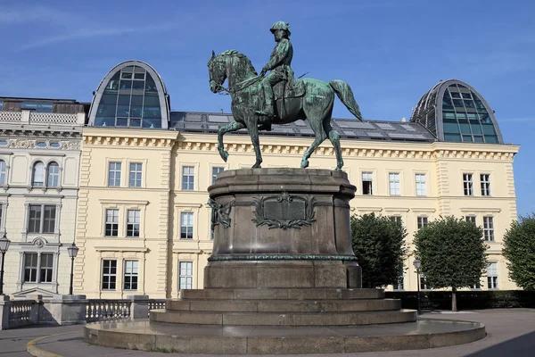 Monumento ecuestre al Archiduque Albrecht Albertina en Viena Aus —  Fotos de Stock