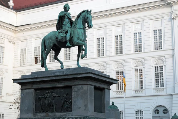 Jezdecká socha císaře Josefa II Josefsplatz ve Vídni — Stock fotografie