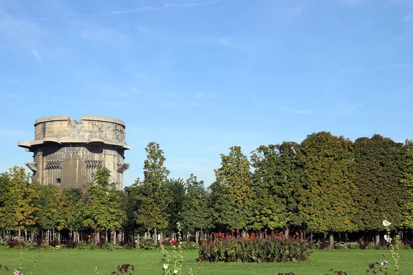 Wieża przeciwlotnicze Flakturm w Augarten Wiedeń — Zdjęcie stockowe