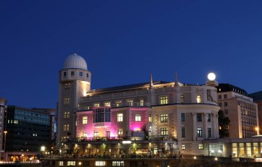 Geceleri Uranya Gözlemevi Viyana Avusturya