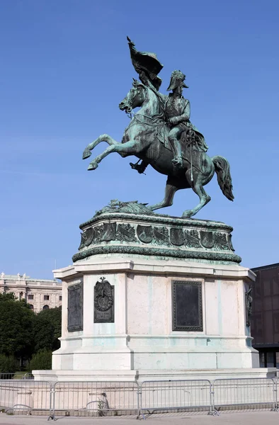 Statue équestre de l'archiduc Karl sur Heldenplatz à Vienne — Photo