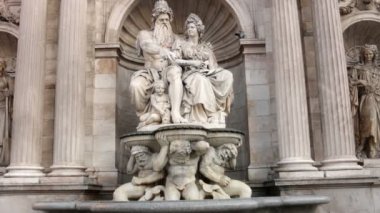 Danubius fontain Albertina Viyana Avusturya 