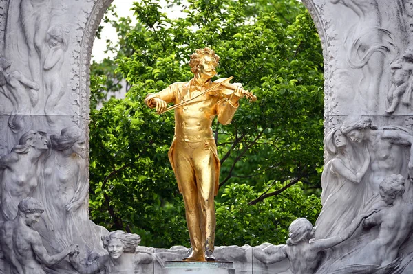 Golden Johann Strauss Monument Stadtpark Vienna Austria — Stock Photo, Image