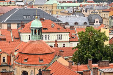 Prag 'da çatı ve kuleler