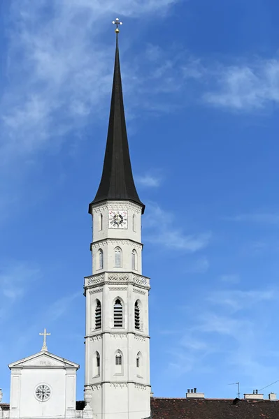 Wieża Kościoła Michała Michaelerkirche Placu Michała Wiedniu — Zdjęcie stockowe