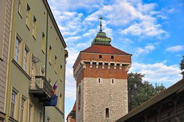 Polonya 'nın eski Krakow kentindeki şehir kalesi. 