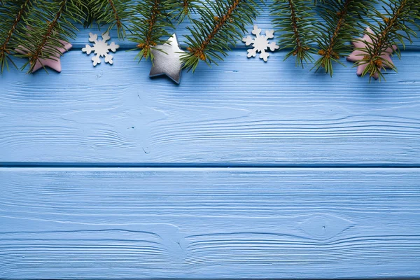 Fond Noël Épinette Étoiles Flocons Neige Sur Fond Bois Bleu — Photo