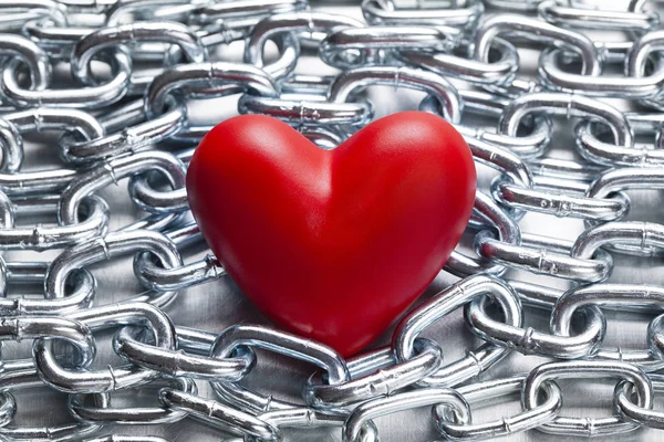 Červené Srdce Pozadí Řetězy Oceli — Stock fotografie