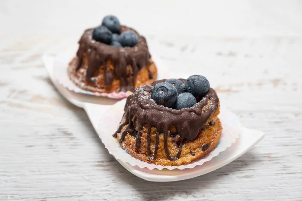 Vers gebakken Blueberry Muffins met chocolade Topping — Stockfoto