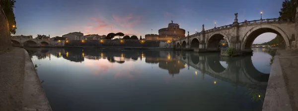 Melek Kalesi Aziz Roma Tiber Nehri Köprüsü — Stok fotoğraf
