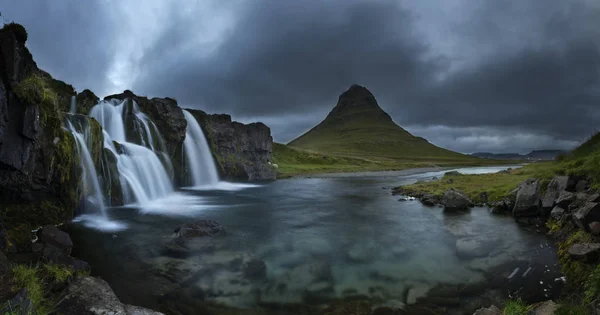 Kirkjufell Volcano Coast Snaefellsnes Peninsula Picturesque Gorgeous Scene Location Kirkjufellsfoss — Stock Photo, Image