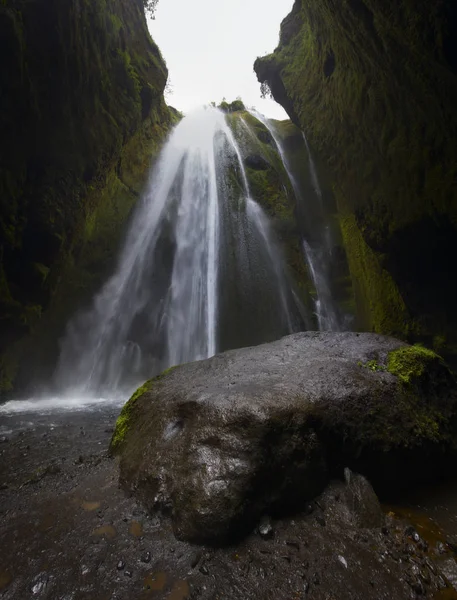 Cascada Oculta Cerca Famosa Cascada Seljalandfoss Llamada Gljufrabui Islandia — Foto de Stock