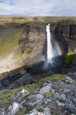 İzlanda'nın merkezinde Haifoss şelale