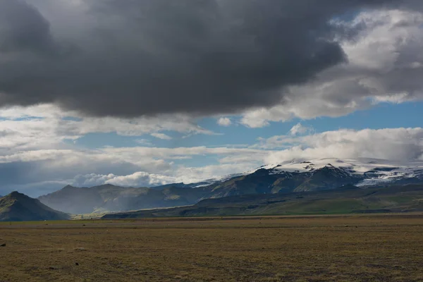 Isländische Landschaft Und Wolken — Stockfoto