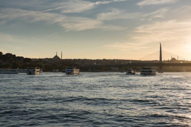 Yolcu feribotu boğaz gün batımında, Istanbul, Türkiye