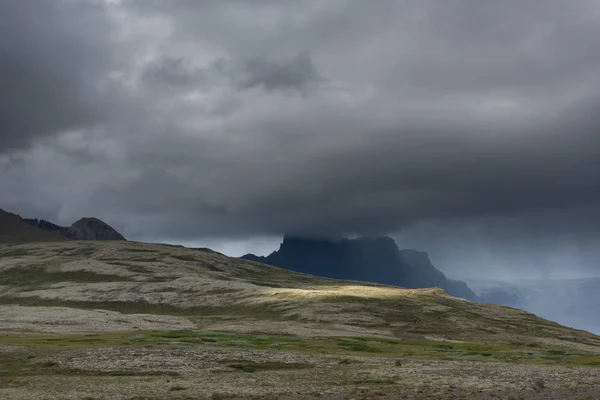 Paisagem Montanhosa Panorâmica — Fotografia de Stock