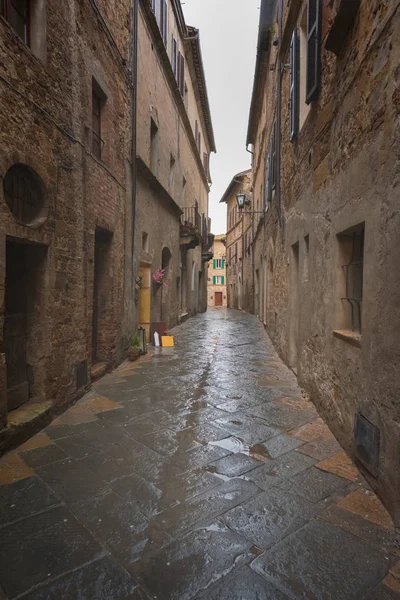 Beautiful places in the magical tiny town, Pienza.