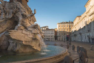 Piazza Navona, Roma, İtalya, Avrupa'nın dört nehir çeşme. Roma Antik Stadyum atletizm yarışmaları (Domitian Stadium) için. Roma Navona Meydanı İtalya ve Avrupa'nın en iyi bilinen yerlerinden biridir