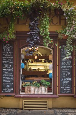 Prague, Çek Cumhuriyeti - 11 Eylül 2018: cephe, eski caffe Prag, Çek Cumhuriyeti