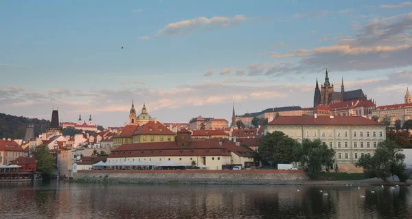 Vista Del Colorido Casco Antiguo Castillo Praga Con Río Moldava — Foto de Stock