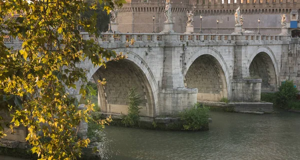 Мост Святого Ангела Через Реку Тибр Риме Италия — стоковое фото