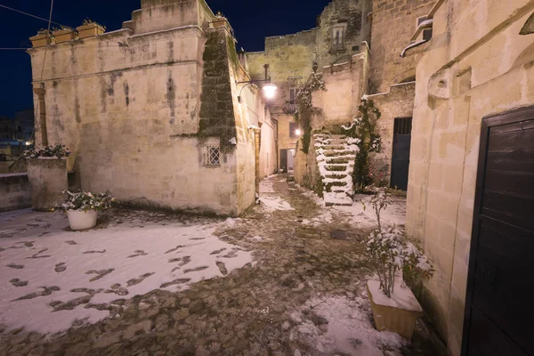 意大利南部雪中的马泰拉 — 图库照片