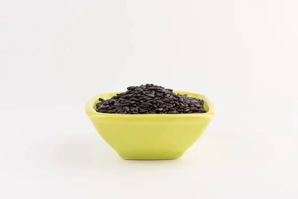 Misky Černé Divoká Rýže Izolovaných Bílém Pozadí — Stock fotografie
