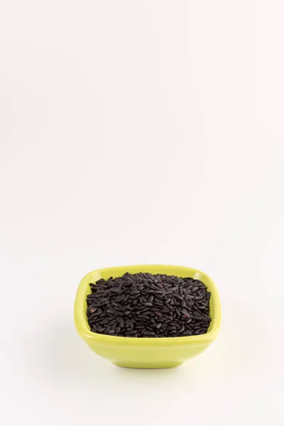 Tigela Arroz Selvagem Preto Isolado Fundo Branco — Fotografia de Stock