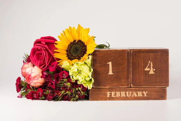 Glücklicher Valentinstag Vintage Immerwährenden Hölzernen Kalender Für Den Februar Isoliert — Stockfoto