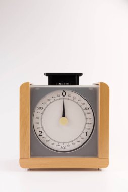 antika ahşap mutfak izole üzerinde beyaz arka plan ölçekler