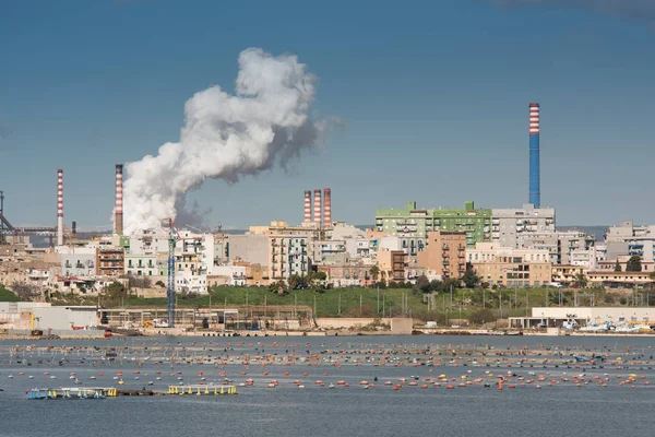 White Smoke Going Chimney Steel Plant Taranto Puglia Italy — Stock Photo, Image