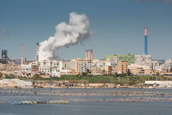 White Smoke Going Chimney Steel Plant Taranto Puglia Italy — Stock Photo, Image