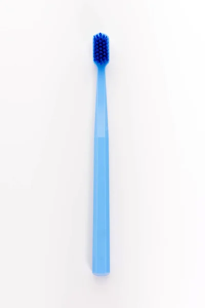 新しい歯ブラシは 白い背景で隔離 歯科医療 — ストック写真