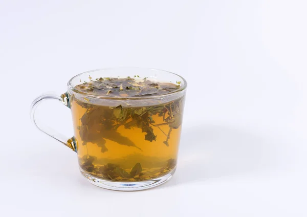 Tisane Verte Dans Une Tasse Transparente Isolée Sur Fond Blanc — Photo