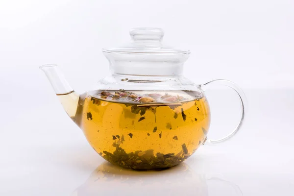 Стеклянный Чайник Травяной Чай Розы Изолированы Белом Фоне — стоковое фото