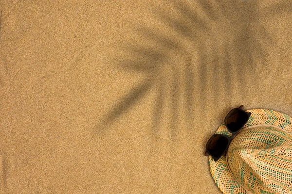 Minimalista Piso Verano Con Gafas Sol Sombrero Panama Sobre Fondo —  Fotos de Stock