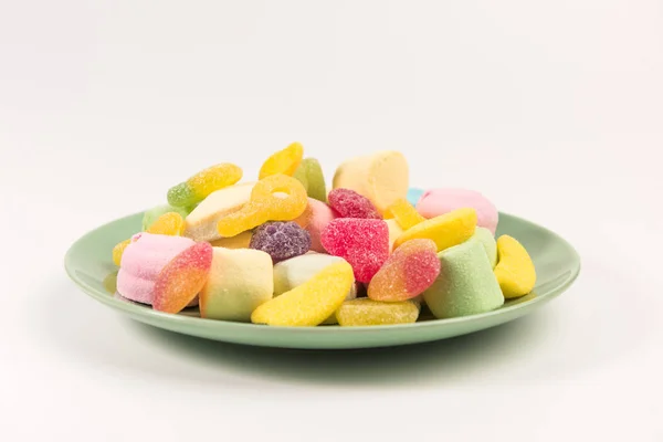 Bord Met Snoep Geïsoleerd Een Witte Achtergrond Marmelade Marshmallow — Stockfoto