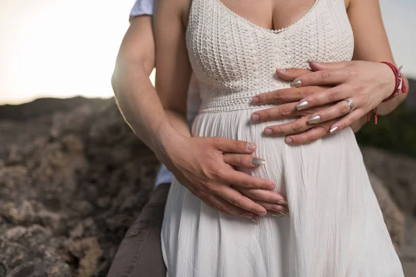 Casal Jovem Esperando Bebê — Fotografia de Stock