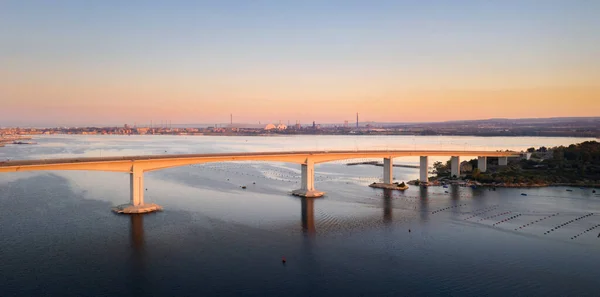 Gün Doğumunda Taranto Nun Punta Penna Köprüsü — Stok fotoğraf