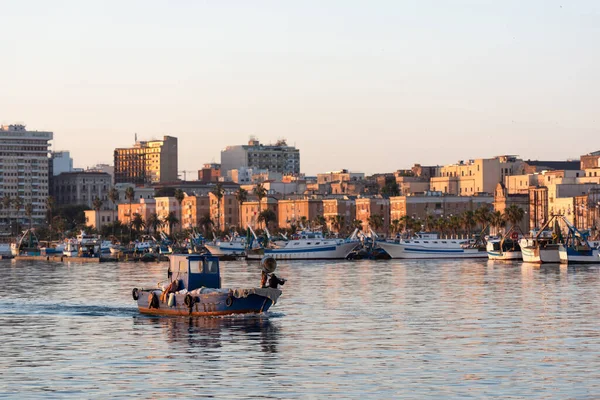 Морской Порт Корабли Лодки Рассвете Морской Город — стоковое фото