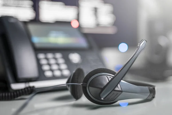Call Center Headset Office Desk Closeup — Stock Photo, Image