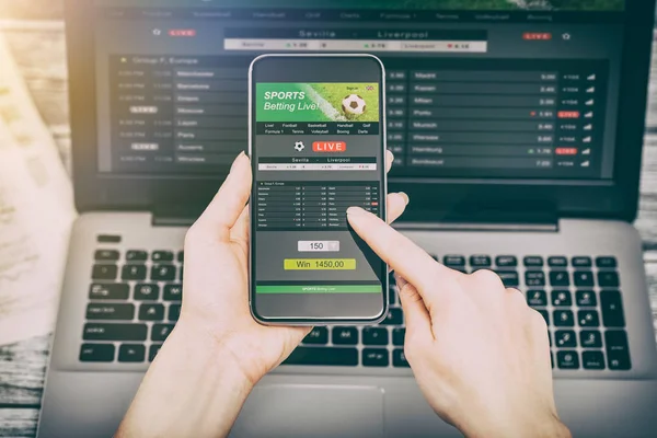 Man Using Smartphone Laptop Sports Betting App Site — Stock Photo, Image