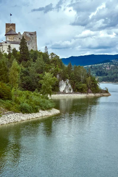 Castillo de NIedzice — Foto de Stock