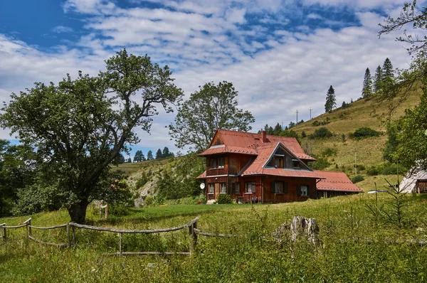 Mountain cottage — Stock Photo, Image
